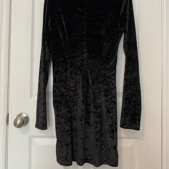F21 Revamped Long Sleeve Party Dress - Picture 4 of 4